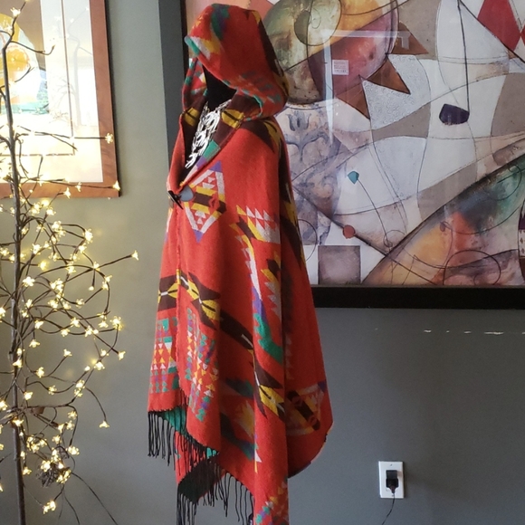 Aztec Hooded Throw - Picture 4 of 10